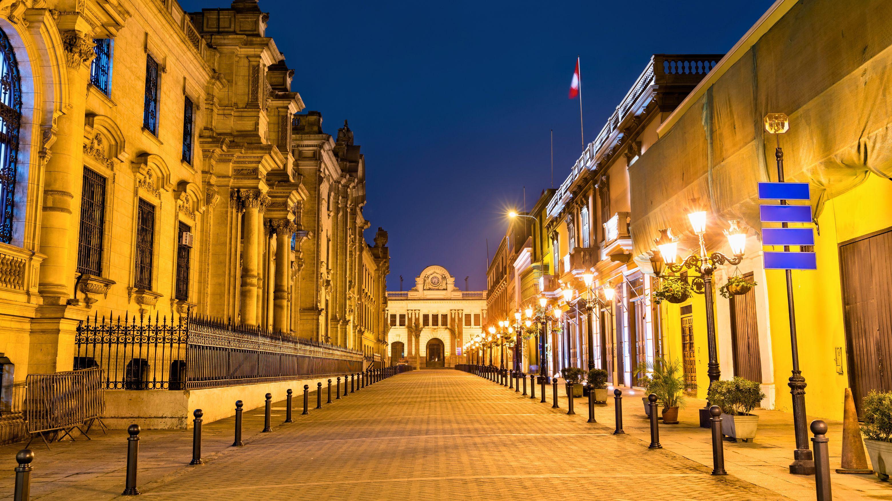 Lima_pasaje_nocturno